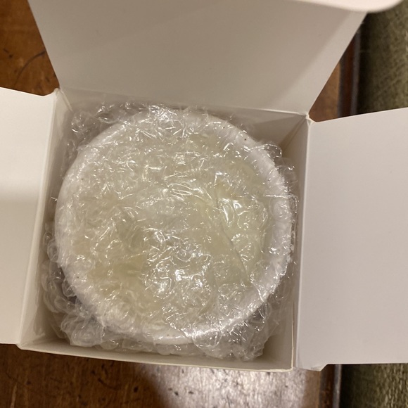 Botanica Speckled Ceramic Candle - Picture 4 of 5